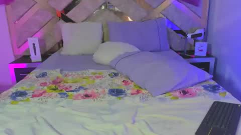 Khloe  online show from 01.08.25