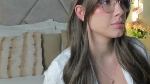 kimberley cruz online show from 10.31.25