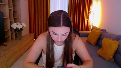 Mia online show from 10.19.25