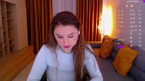 Snapshot of _miss_mia chatting on 11.17.25 Mia online show from 11.17.25