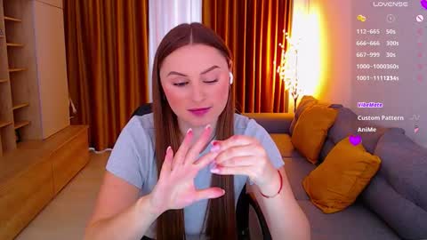 Snapshot of _miss_mia chatting on 11.24.25 Mia online show from 11.24.25