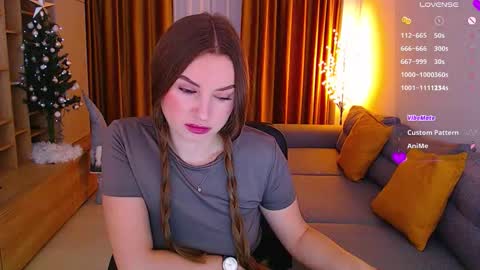 Snapshot of _miss_mia chatting on 12.14.25 Mia online show from 12.14.25