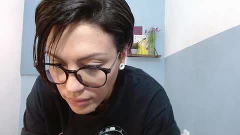 Snapshot of _miss_sakura_ chatting on 01.26.25 Sakura online show from 01.26.25