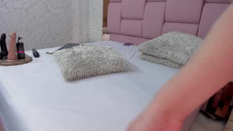 _molly_rosse_ online show from 12.28.24