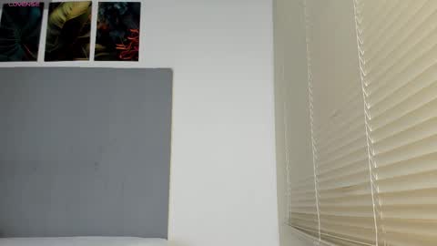 _molly_rosse_ online show from 10.31.25