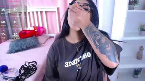 nahomi  online show from 02.25.25