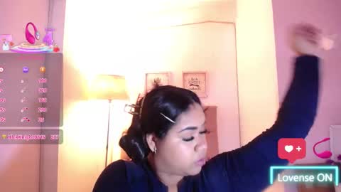 nahomi  online show from 10.15.25