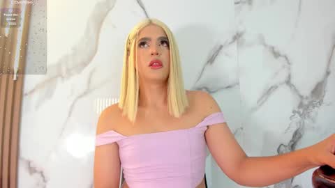 Snapshot of _naomi_fox chatting on 03.07.25 shantall online show from 03.07.25