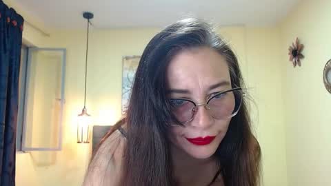 Snapshot of _naomi_s chatting on 05.31.26 _naomi_s online show from 05.31.26
