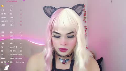 Snapshot of _natsuki chatting on 12.14.24 _natsuki online show from 12.14.24