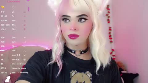 Snapshot of _natsuki chatting on 12.28.24 _natsuki online show from 12.28.24