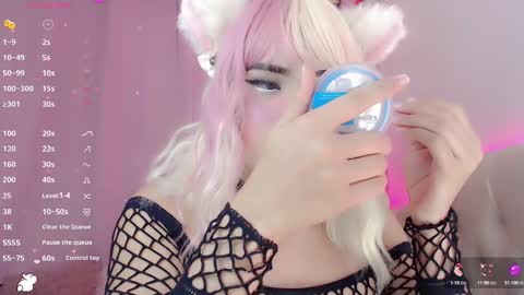 Snapshot of _natsuki chatting on 01.18.25 _natsuki online show from 01.18.25