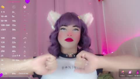 Snapshot of _natsuki chatting on 02.20.25 _natsuki online show from 02.20.25