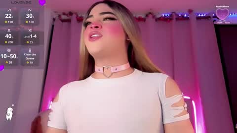 Snapshot of _natsuki chatting on 10.13.25 _natsuki online show from 10.13.25