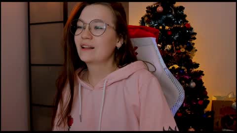 Snapshot of _nemalkovamia chatting on 12.22.24 Mia with a big heart online show from 12.22.24