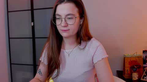 Snapshot of _nemalkovamia chatting on 01.29.25 Mia with a big heart online show from 01.29.25