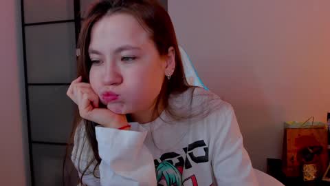 Snapshot of _nemalkovamia chatting on 02.01.25 Mia with a big heart online show from 02.01.25