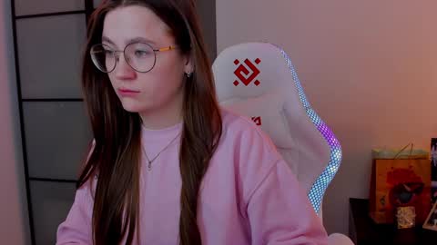 Snapshot of _nemalkovamia chatting on 02.02.25 Mia with a big heart online show from 02.02.25