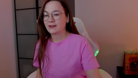 Snapshot of _nemalkovamia chatting on 02.07.25 Mia with a big heart online show from 02.07.25