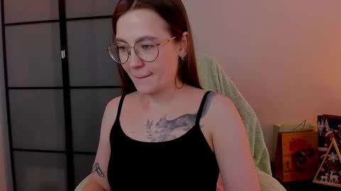 Snapshot of _nemalkovamia chatting on 02.12.25 Mia with a big heart online show from 02.12.25