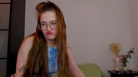 Snapshot of _nemalkovamia chatting on 02.24.25 Mia with a big heart online show from 02.24.25