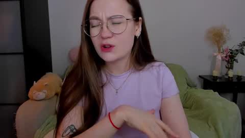 Snapshot of _nemalkovamia chatting on 02.26.25 Mia with a big heart online show from 02.26.25