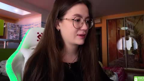 Snapshot of _nemalkovamia chatting on 03.08.25 Mia with a big heart online show from 03.08.25