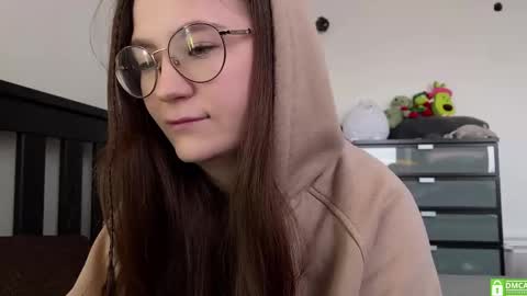 Snapshot of _nemalkovamia chatting on 03.10.25 Mia with a big heart online show from 03.10.25