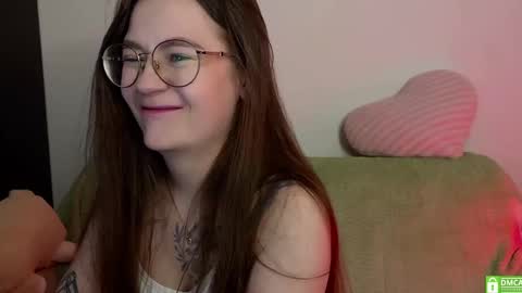 Snapshot of _nemalkovamia chatting on 03.11.25 Mia with a big heart online show from 03.11.25