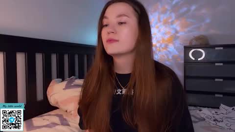 Snapshot of _nemalkovamia chatting on 09.11.25 Mia with a big heart online show from 09.11.25