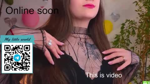 Snapshot of _nemalkovamia chatting on 11.18.25 Mia with a big heart online show from 11.18.25