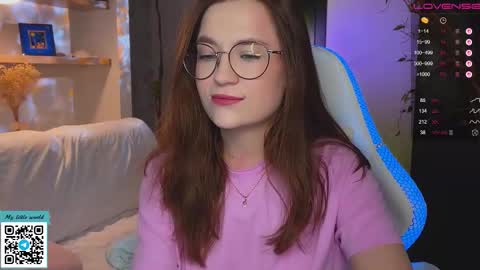 Snapshot of _nemalkovamia chatting on 11.26.25 Mia with a big heart online show from 11.26.25