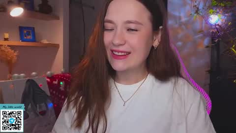 Snapshot of _nemalkovamia chatting on 12.14.25 Mia with a big heart online show from 12.14.25