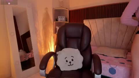 Niah  You can call me Ni or cutie haha online show from 03.19.26