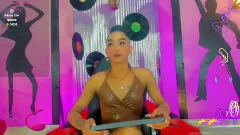 Nicky  Please help me with your thumbs up its importan online show from 11.15.25