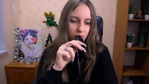 Snapshot of _nicole_new chatting on 12.11.24 Nica online show from 12.11.24