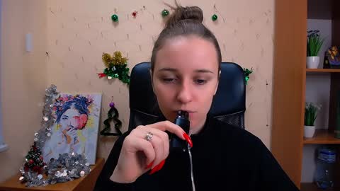 Snapshot of _nicole_new chatting on 12.27.24 Nica online show from 12.27.24