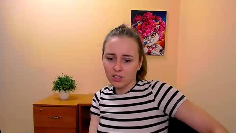 Snapshot of _nicole_new chatting on 03.11.25 Nica online show from 03.11.25