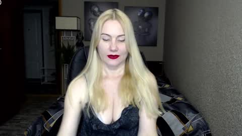 Donella    online show from 02.18.25