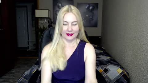 Donella    online show from 02.19.25