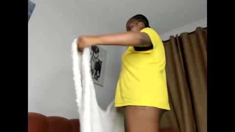 Snapshot of _nightnursee chatting on 10.02.25 belle online show from 10.02.25