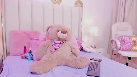  ninafox online show from 02.16.26