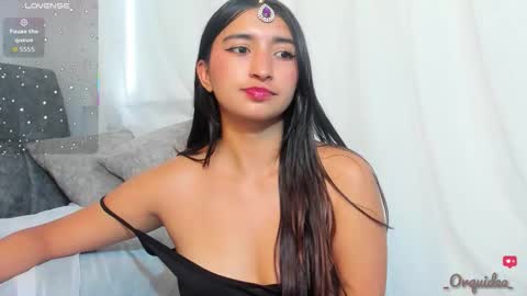 Snapshot of _orquidea_ chatting on 11.13.25 Orquidea online show from 11.13.25