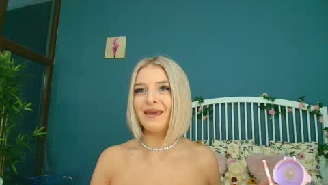 Snapshot of _parishill chatting on 10.22.25 Alisa online show from 10.22.25