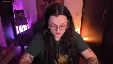 Snapshot of _peach__ chatting on 07.19.26 violeta ig online show from 07.19.26