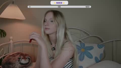 Snapshot of _penisflytrap_ chatting on 09.24.25 Viktoria online show from 09.24.25