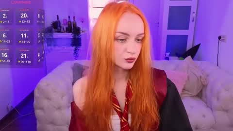 Snapshot of _pink_wassabi_ chatting on 11.02.25 Maisie online show from 11.02.25