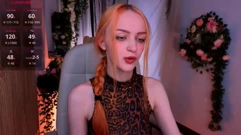 Snapshot of _pink_wassabi_ chatting on 11.27.25 Maisie online show from 11.27.25