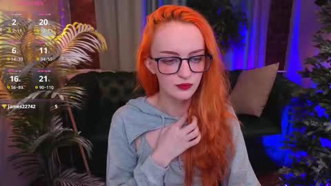 Snapshot of _pink_wassabi_ chatting on 12.04.25 Maisie online show from 12.04.25