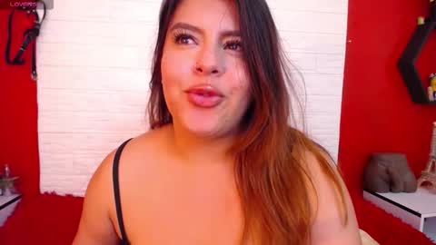 Snapshot of _poison_sweet chatting on 12.18.25 Laura online show from 12.18.25